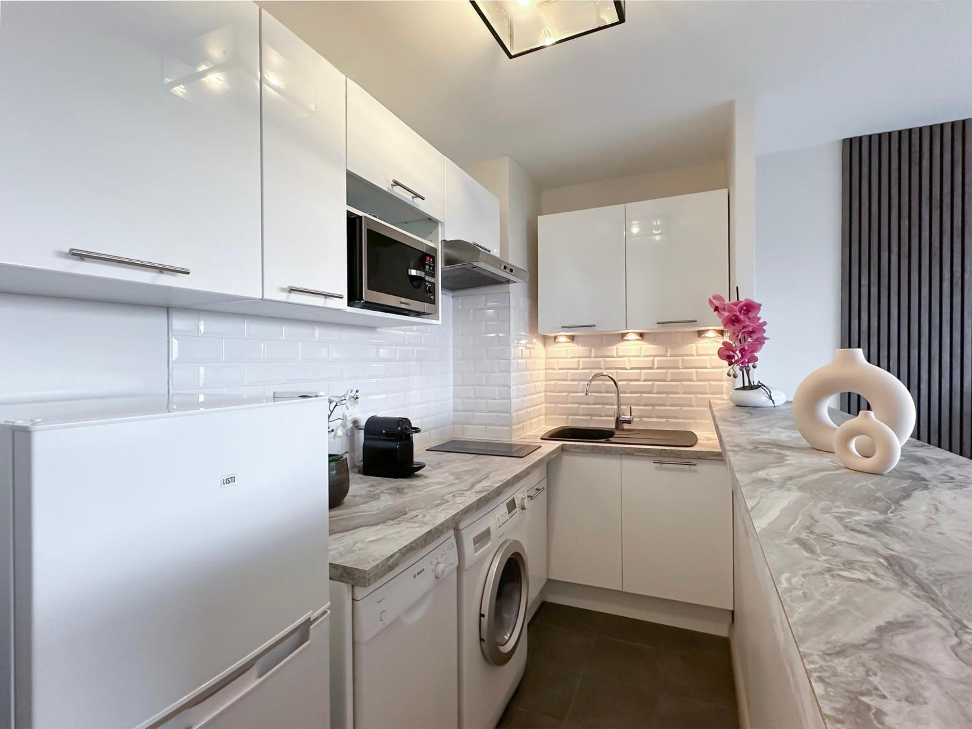 Beautiful Panoramic Terraced Studio In Париж Экстерьер фото